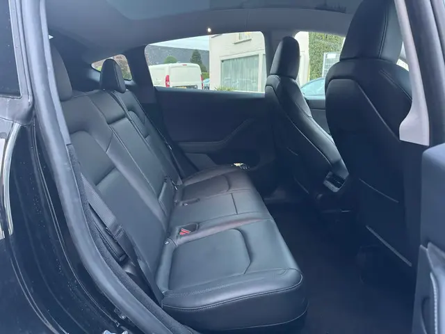 Tesla Model Y Performance AWD 75 kWh 2022 Elektrisch 15