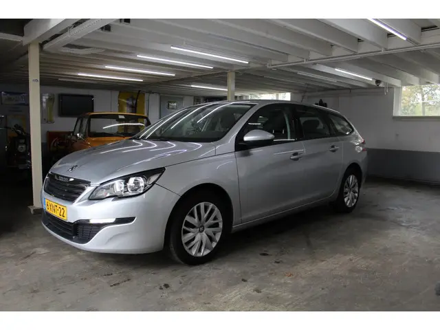 Peugeot 308 SW 1.2 e-THP Blue Lease 2014 Benzine