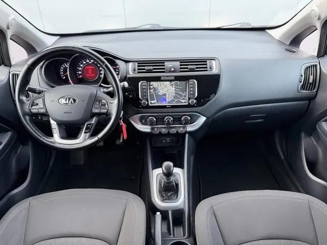 Kia Rio 1.2 CVVT DynamicLine 2015 Benzine 6