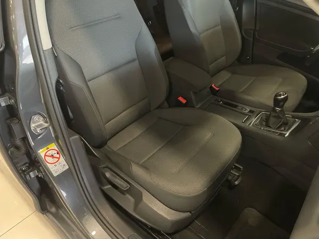 Volkswagen Golf 1.0 TSI Comfortline 2017 Benzine 24