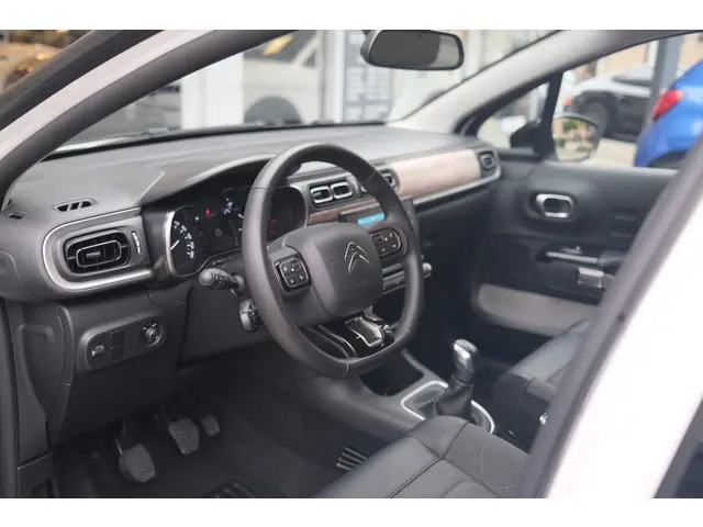 Citroën C3 PT 83 Shine 2021 Benzine 18