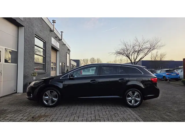 Toyota Avensis Touring Sports 1.8 VVT-i Sol 2015 Benzine 3