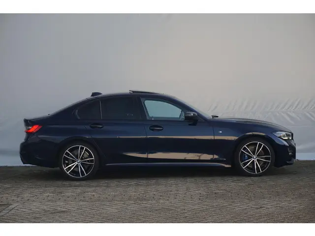 BMW 3 Serie Sedan 320i 2022 Benzine 5