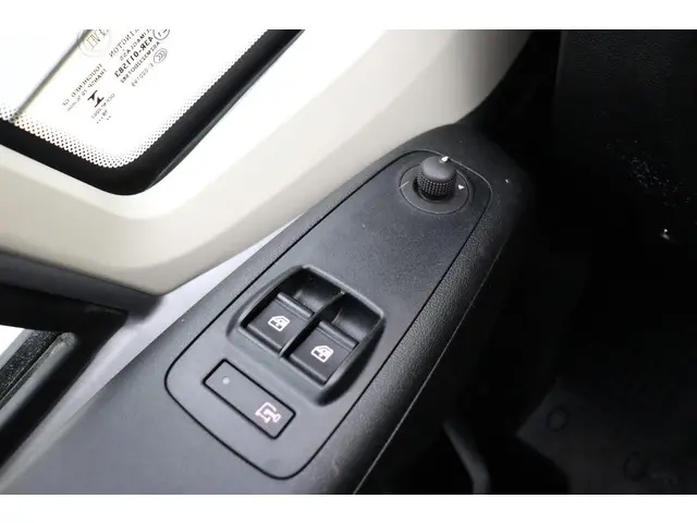 Peugeot Boxer 330 2.2 BlueHDi L1H1 Premium 2020 Diesel 14