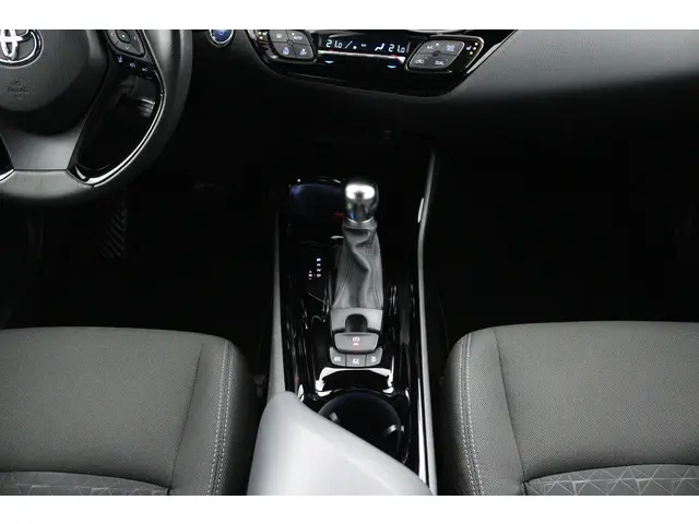 Toyota C-HR 2.0 Hybrid Bi-Tone 2020 Hybride Benzine 26