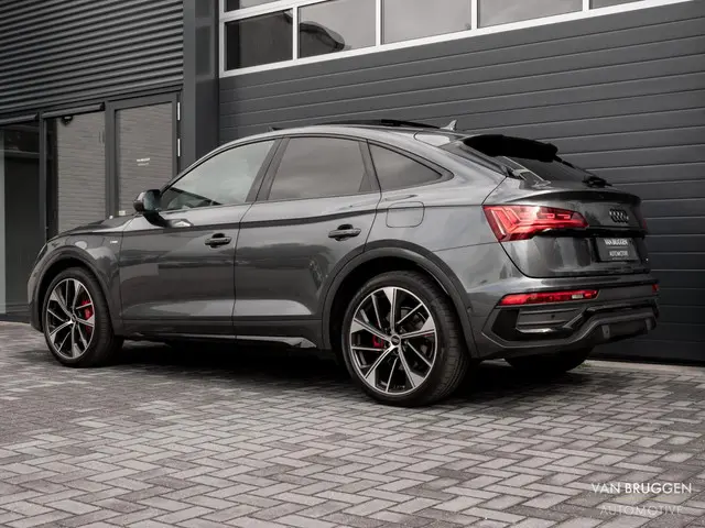 Audi Q5 Sportback 55 TFSI e S-Line 2022 Hybride Benzine 13
