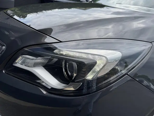 Opel Insignia 1.6 T Edition 2013 Benzine 6