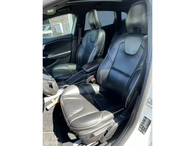 Volvo V40 2.0 T4 R-Design automaat 2017 Benzine 14