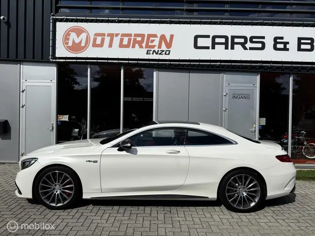 Mercedes-Benz S-Klasse Coupé AMG 63 2015 Benzine 2