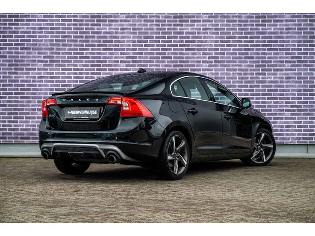 Volvo S60 1.5 T3 R-Design 2018 Benzine 3