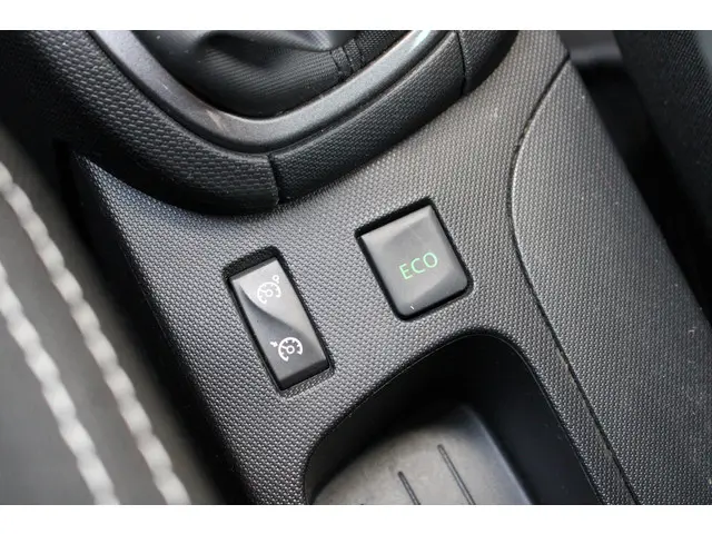 Renault Clio 0.9 TCe ECO Night&Day 2015 Benzine 26