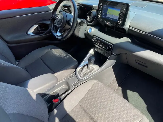 Toyota Yaris 1.5 Hybrid Dynamic 2021 Hybride Benzine 9