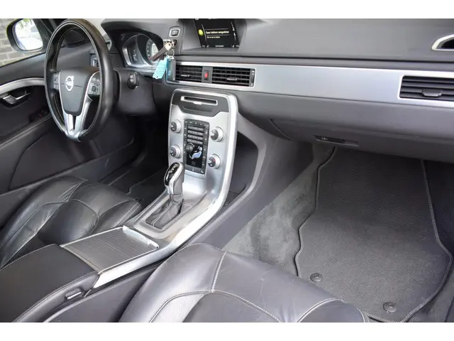 Volvo V70 2.0 T5 Dynamic Edition automaat 2015 Benzine 9
