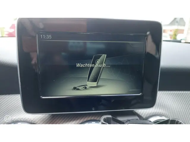 Mercedes-Benz GLA 180 Ambition 2017 Benzine 26