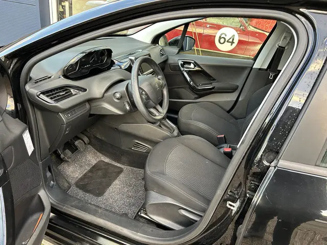 Peugeot 208 1.2 Airco en parkeerhulp 2018 Benzine 7