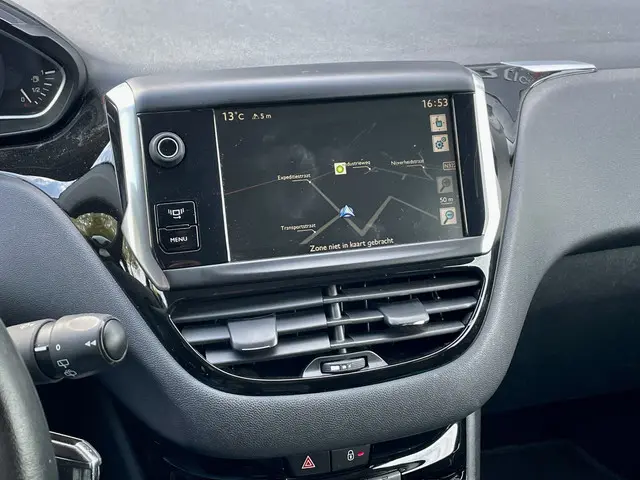 Peugeot 208 1.4 e-HDi Active 2013 Diesel 8