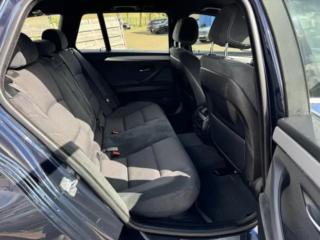 BMW 5 Serie Touring 520i M Sport Edition 2015 Benzine 33