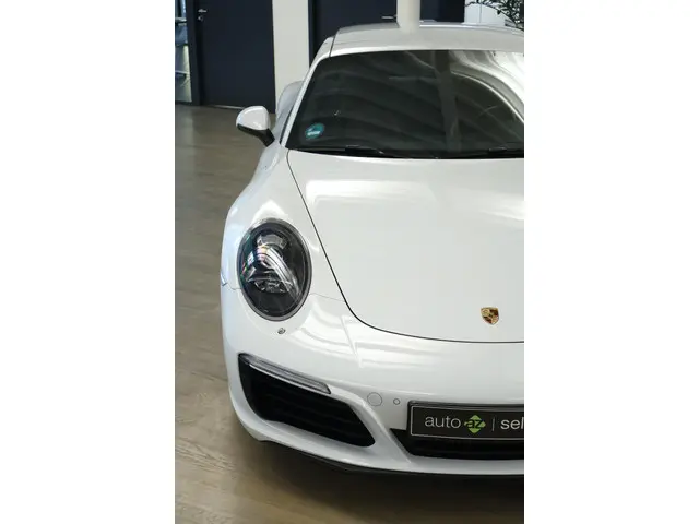Porsche 911 3.0 Carrera 2016 Benzine 52