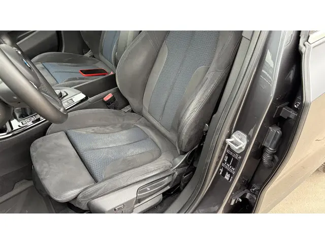 BMW X2 sDrive18i High Executive 2019 Benzine 16