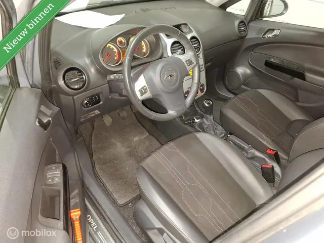 Opel Corsa 1.4-16V Cosmo 5drs/Airco/Nap-km 2012 Benzine 9