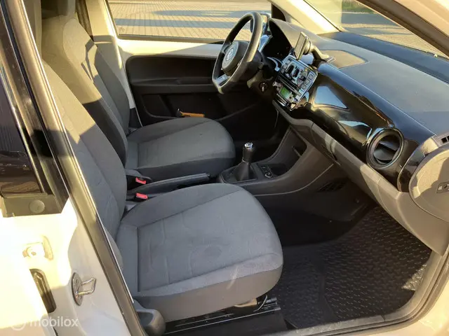 Volkswagen up! 1.0 move up! BlueMotion 2015 Benzine 9
