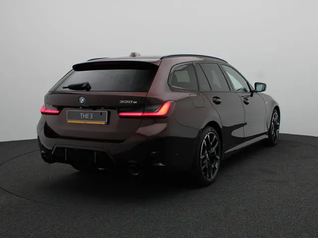 BMW 3 Serie Touring 330e 2025 Hybride Benzine 2