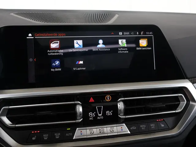 BMW 3 Serie Touring 330i High Executive 2021 Benzine 36