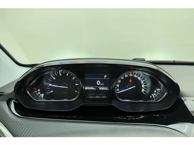 Peugeot 2008 1.2 PureTech Allure 2017 Benzine 29