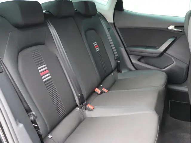 SEAT Ibiza 1.0 TSI FR Business Intense 2019 Benzine 25