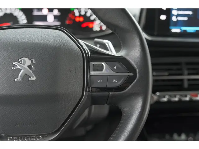Peugeot 2008 PureTech 130 EAT8 Allure 2022 Benzine 30