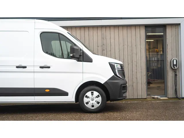 Renault Master T35 2.0 dCi 150 L3H2 Extra 2024 Diesel 18