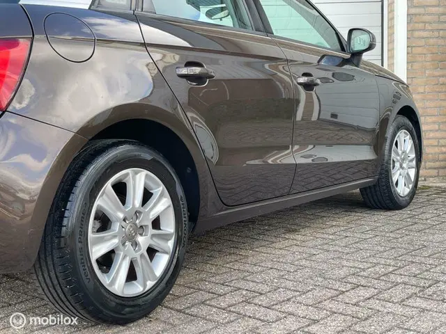 Audi A1 Sportback 1.2 TFSI Attraction 2012 Benzine 9