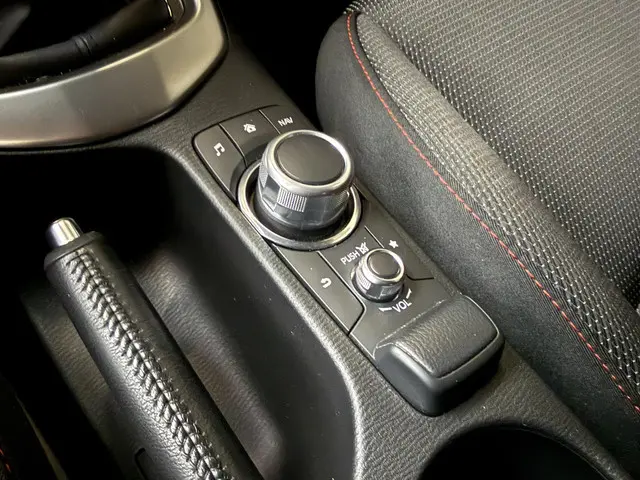 Mazda 2 1.5 e-SkyActiv-G 90 Homura 2023 Benzine 11