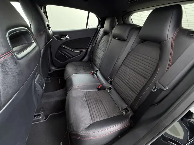 Mercedes-Benz GLA 180 AMG line 2016 Benzine 15