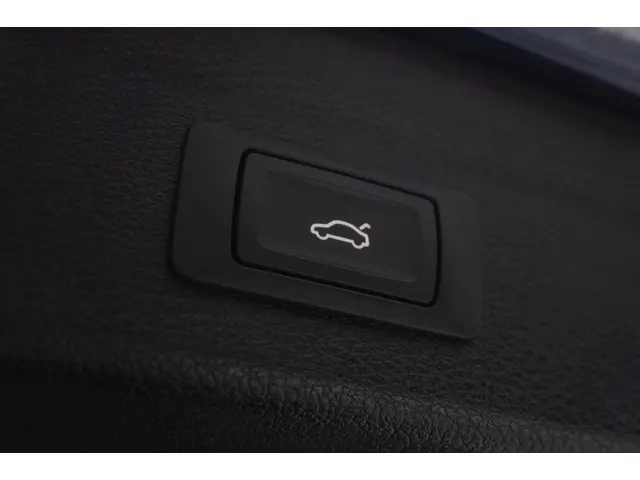 Audi Q3 45 TFSI e S line 2022 Hybride Benzine 31