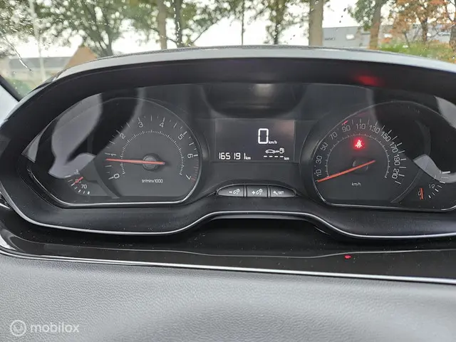 Peugeot 208 1.0 PureTech LIKE 2014 Benzine 8