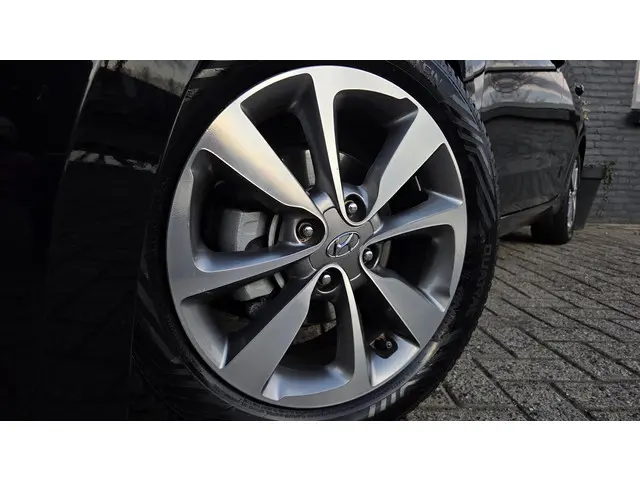 Hyundai i20 1.4i Yes! 2016 Benzine 2