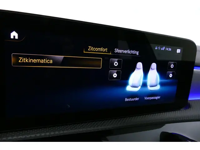 Mercedes-Benz A-Klasse 200 AMG Line 2021 Benzine 36