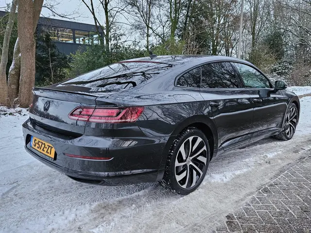 Volkswagen Arteon 2.0 TSI Business R-line 2019 Benzine 3