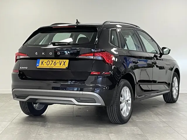 Škoda Kamiq 1.0 TSI 110 pk Ambition 2021 Benzine 2