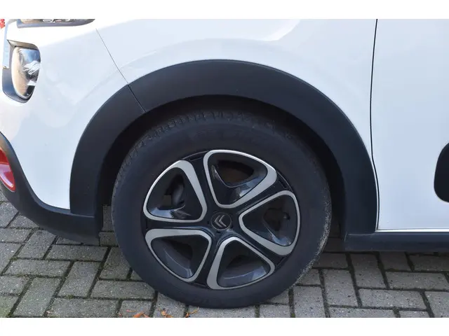 Citroën C3 1.2 PureTech Feel 2021 Benzine 18