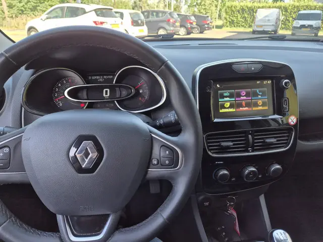 Renault Clio Estate 0.9 TCe Limited 2020 Benzine 14