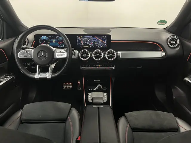 Mercedes-Benz GLB 200 AMG Line 2021 Benzine 3