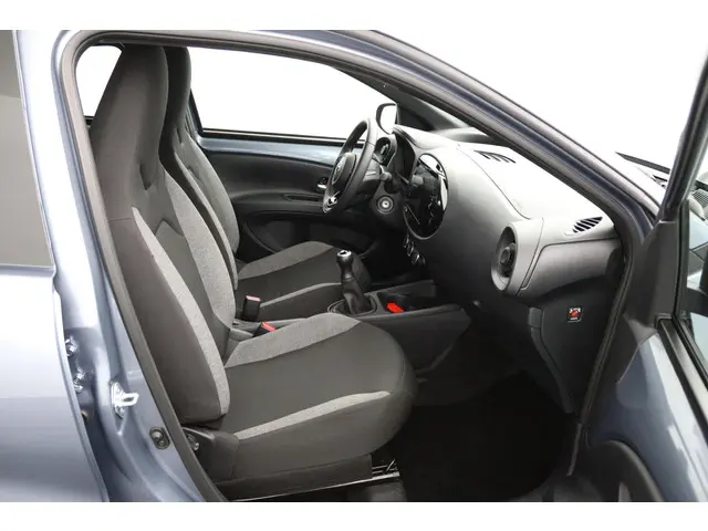 Toyota Aygo X 1.0 VVT-i MT Play 2024 Benzine 22