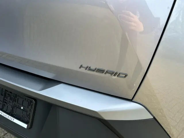 Peugeot 3008 1.2 Hybrid 145 GT 2024 Hybride Benzine 21