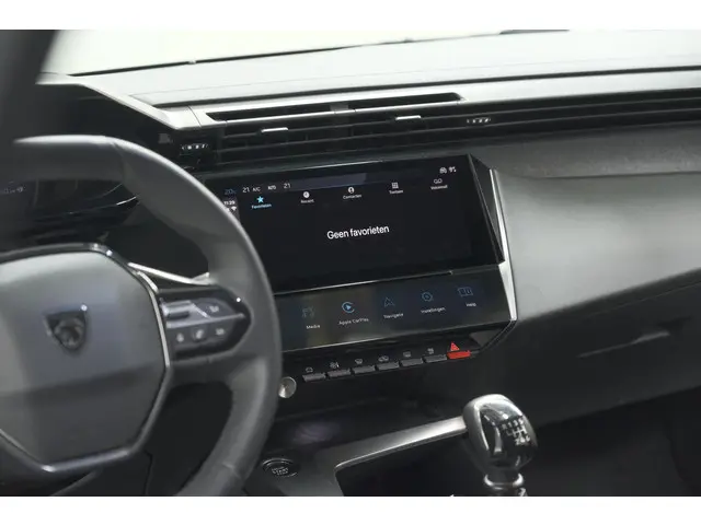 Peugeot 308 PureTech 130 Allure 2022 Benzine 55