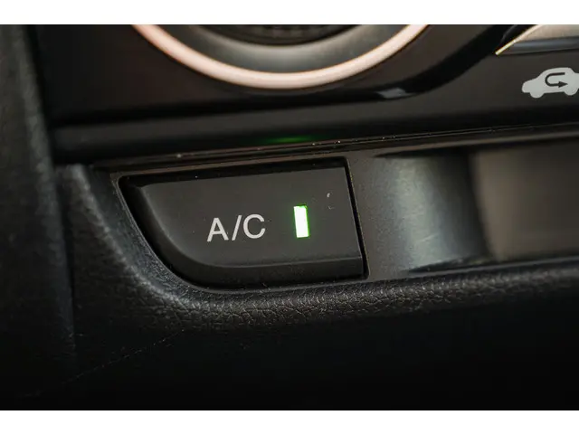 Honda Jazz 1.3i VTEC COMFORT 2018 Benzine 22