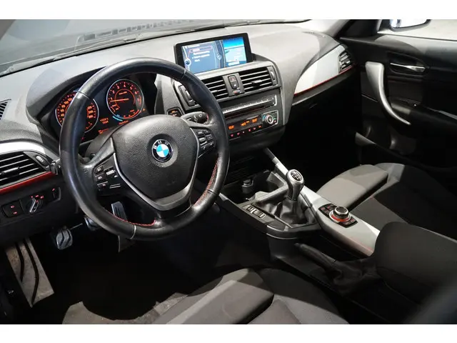 BMW 1 Serie 116i Business+ 2012 Benzine 4
