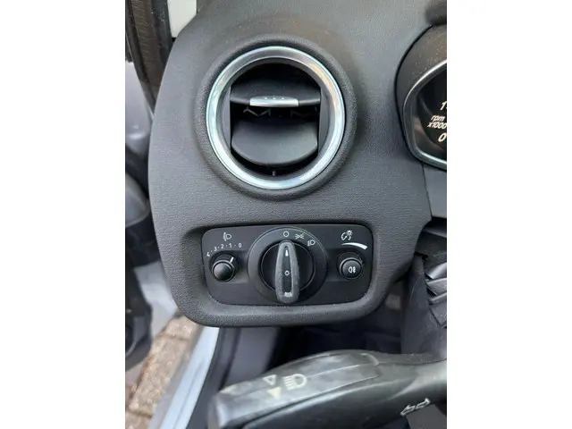 Ford Fiesta 1.0 48KW/65PK 5D 2015 Grijs 2015 Benzine 18