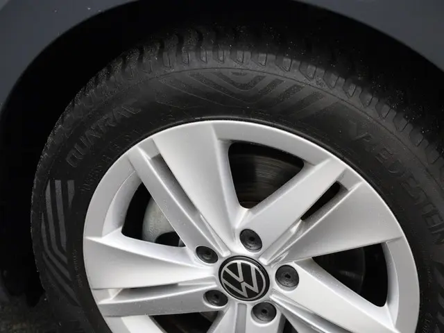 Volkswagen Golf 1.0eTSI/110PK Life DSG 2023 Benzine 27